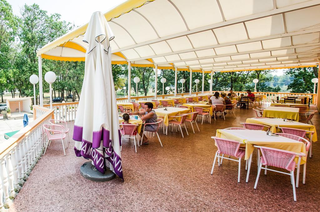 Htp Velika Plaza Ulcinj Hotell Rum bild