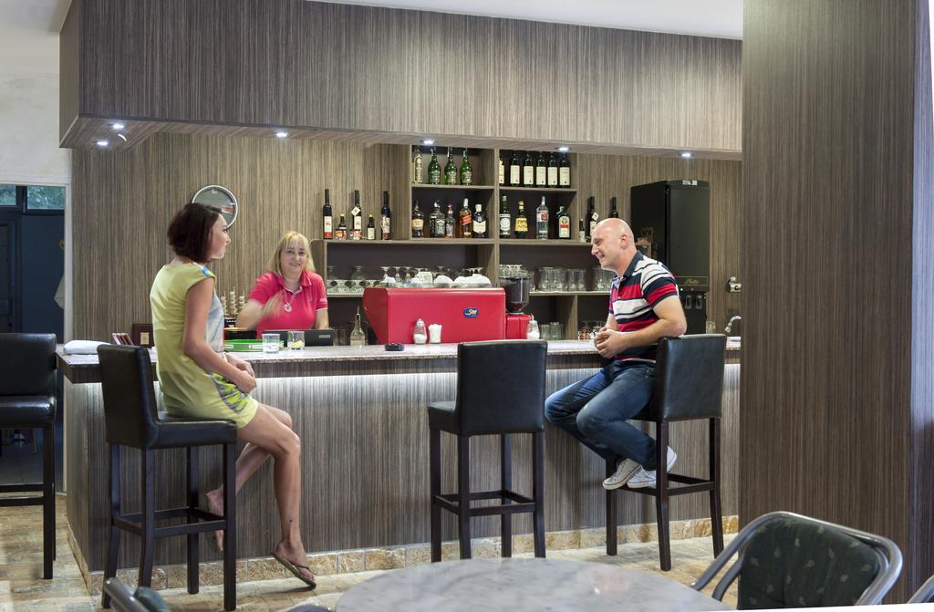 Htp Velika Plaza Ulcinj Hotell Rum bild