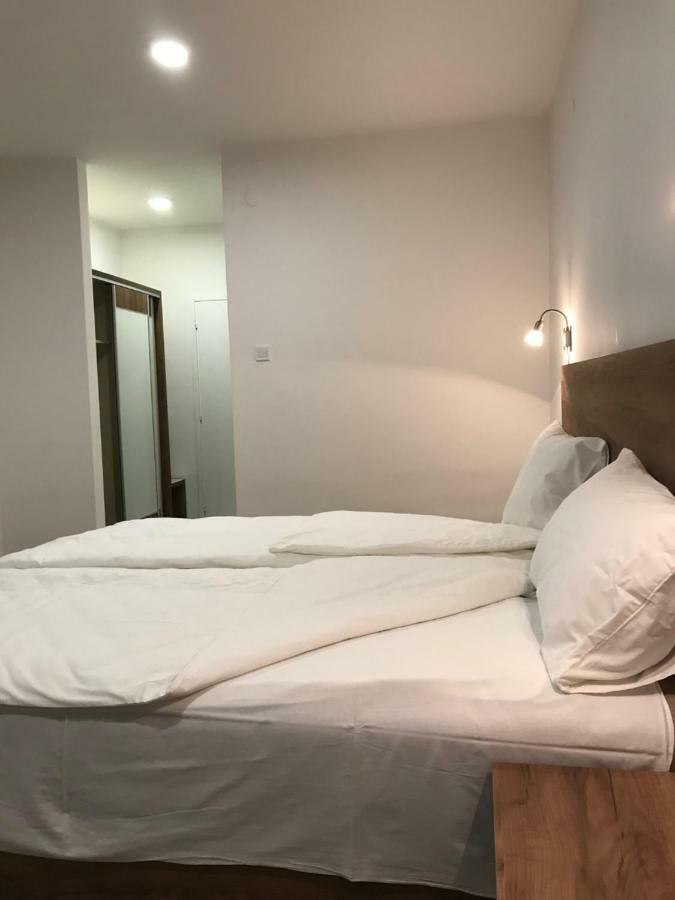 Htp Velika Plaza Ulcinj Hotell Exteriör bild