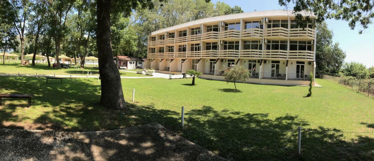 Htp Velika Plaza Ulcinj Hotell Exteriör bild